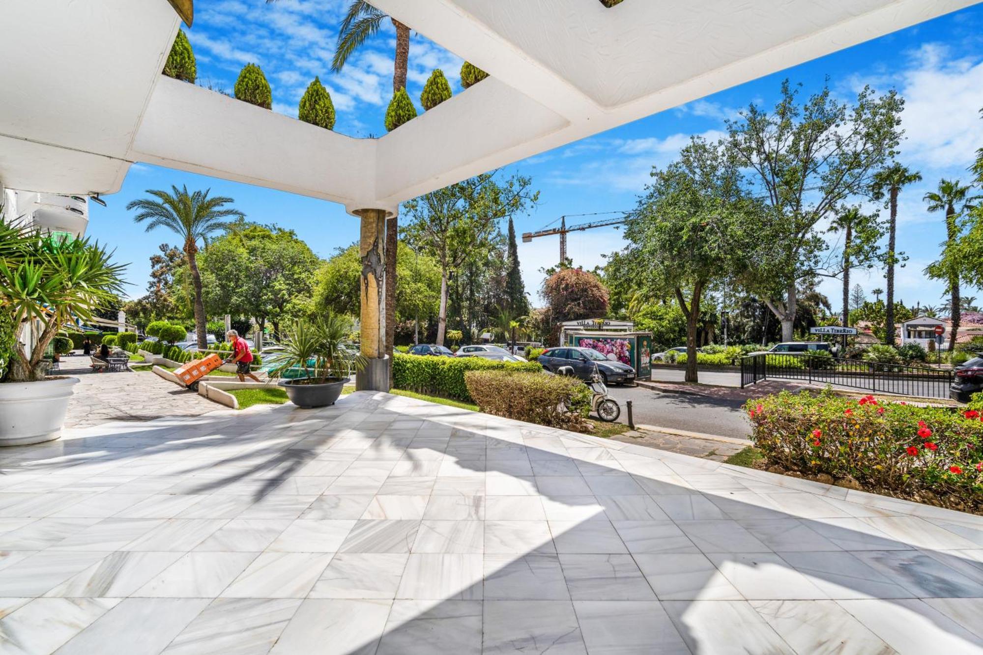 Real Golden Mile - 3 Bedroom Apartment *