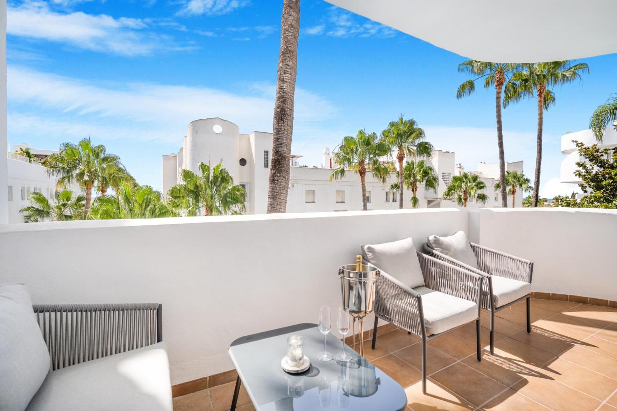 Real Golden Mile - 3 Bedroom Apartment *